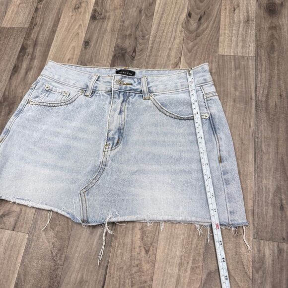 White Fox boutique raw hem denim jean skirt - Picture 6 of 7